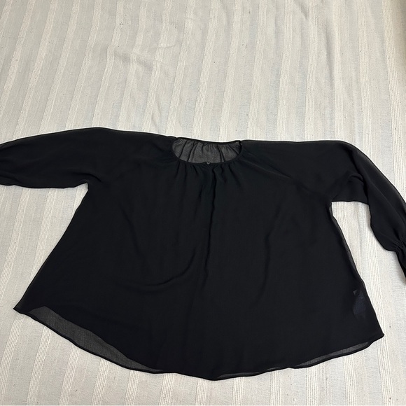 Uniqlo Black Sheer Women's Blouse - Picture 2 of 11
